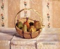 Stillleben Äpfel und Birnen in einem runden Korb postImpressionismus Camille Pissarro